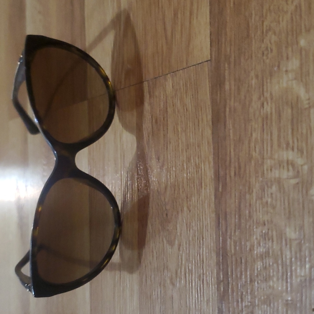 Sunglasses - Picture 2 of 3